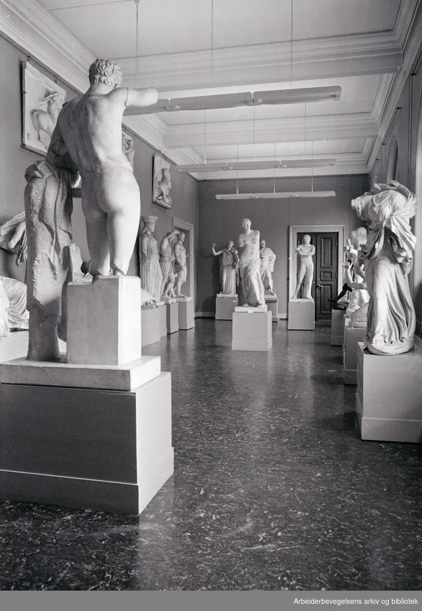 Nasjonalgalleriet. Skulpturer. August 1966