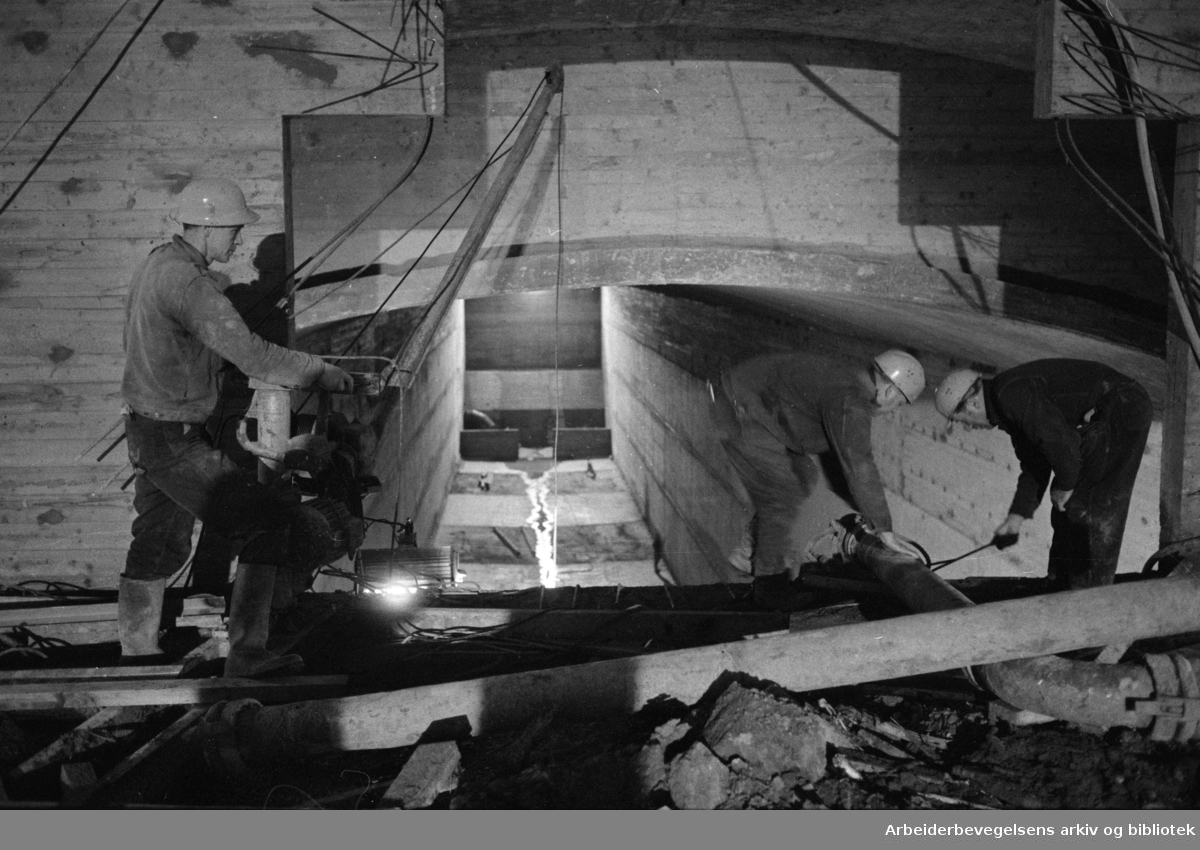 Maridalen: Oset renseanlegg står ferdig. Magasinet. Edvard Jokerud, Asbjørn Eriksen og Bjarne Holter. Desember 1970