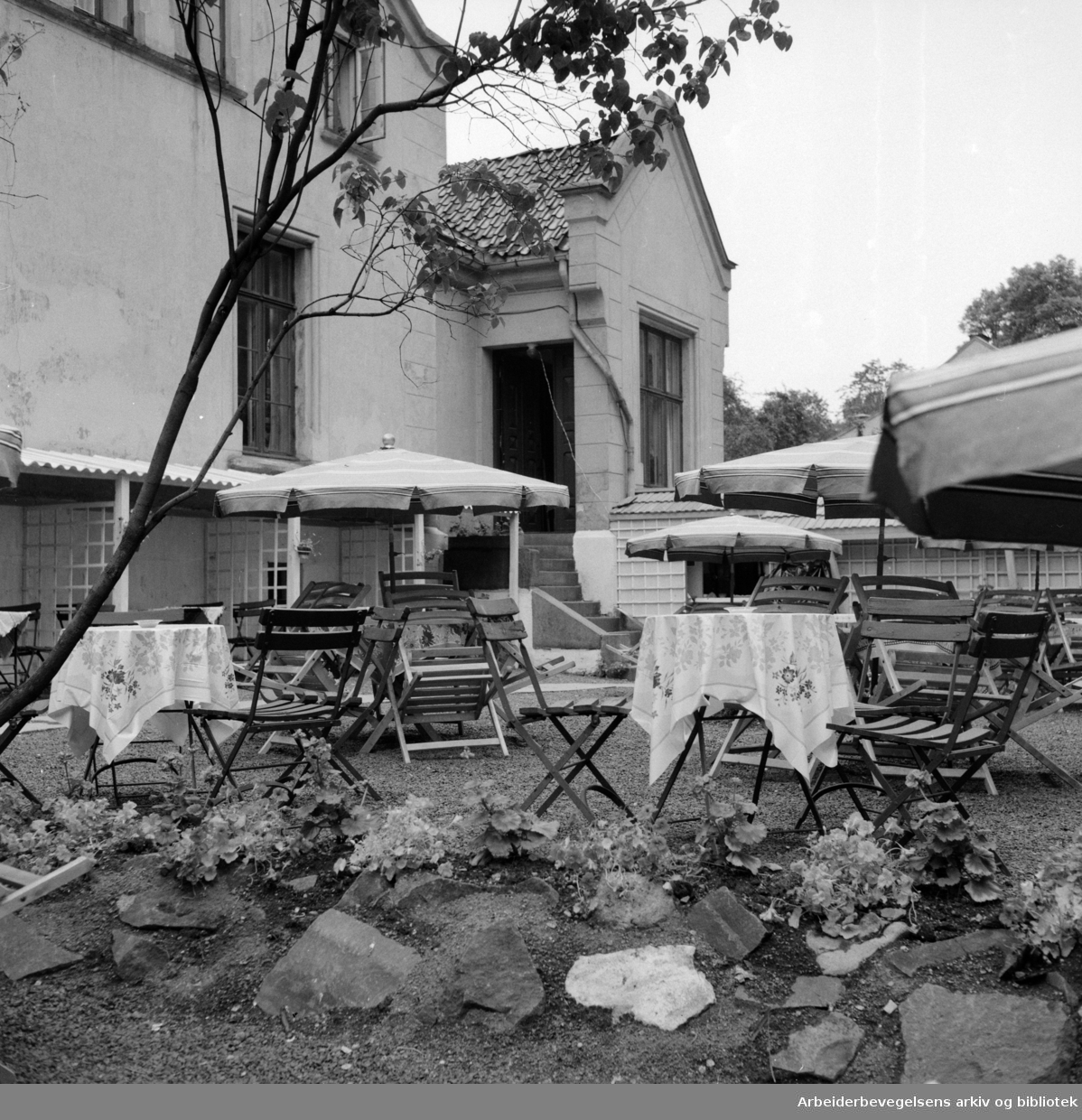 Josefinesgate Friluftsrestaurant. Juni 1954
