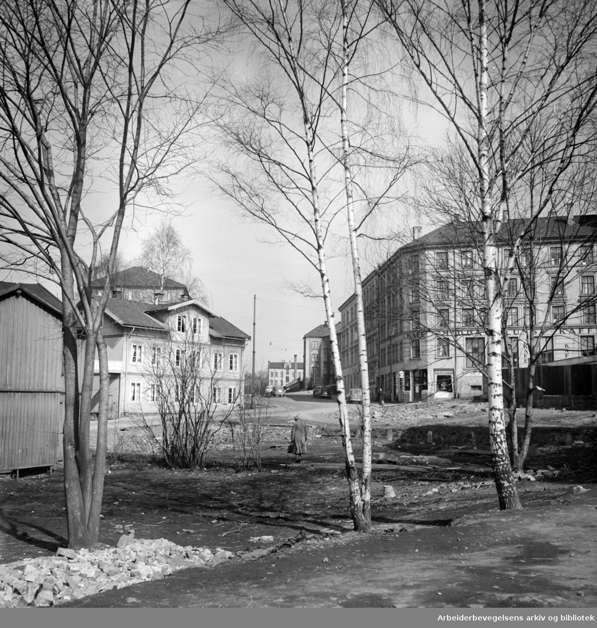 Kjølbergs Plass. Parkanlegg i kjølberggata. 1950