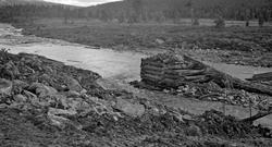 Rester av dam ved fjellelva Frya i Nord-Fron kommune sommere