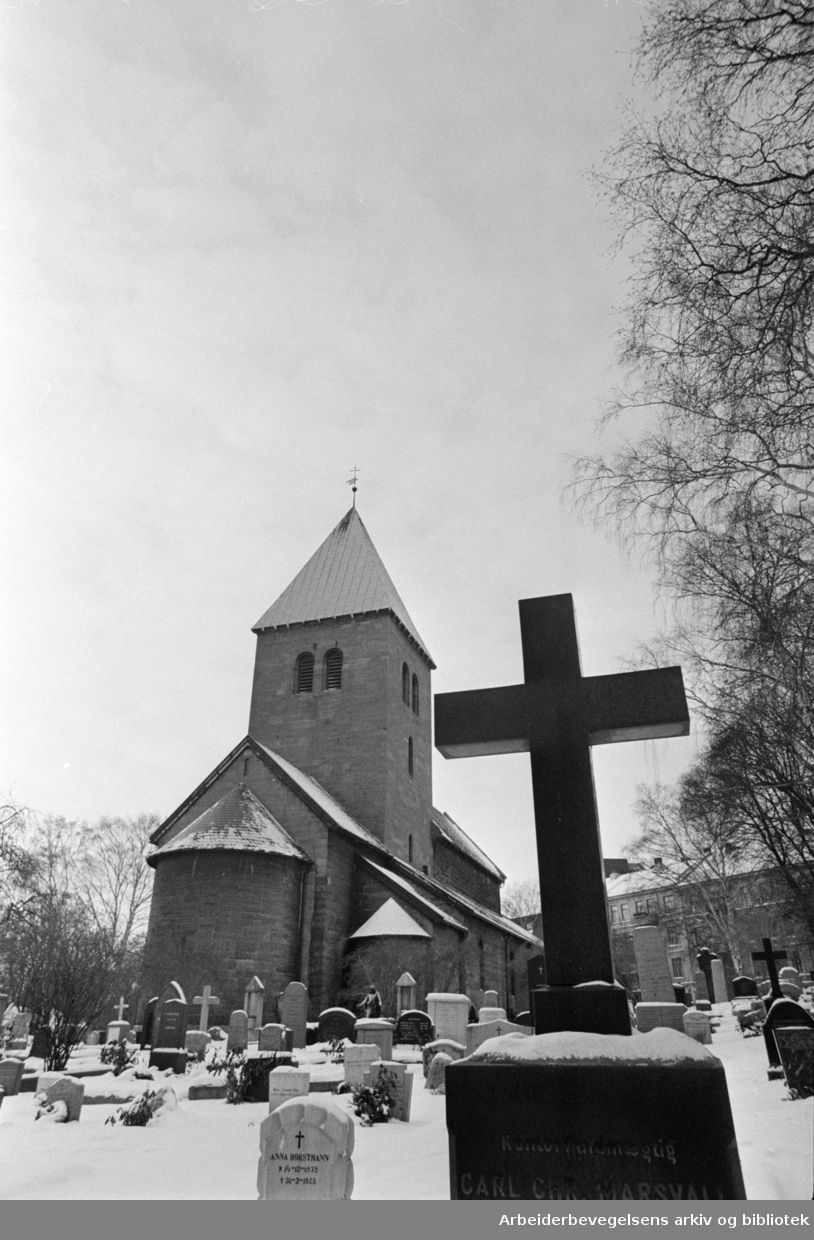 Gamle Aker kirke. Februar 1980