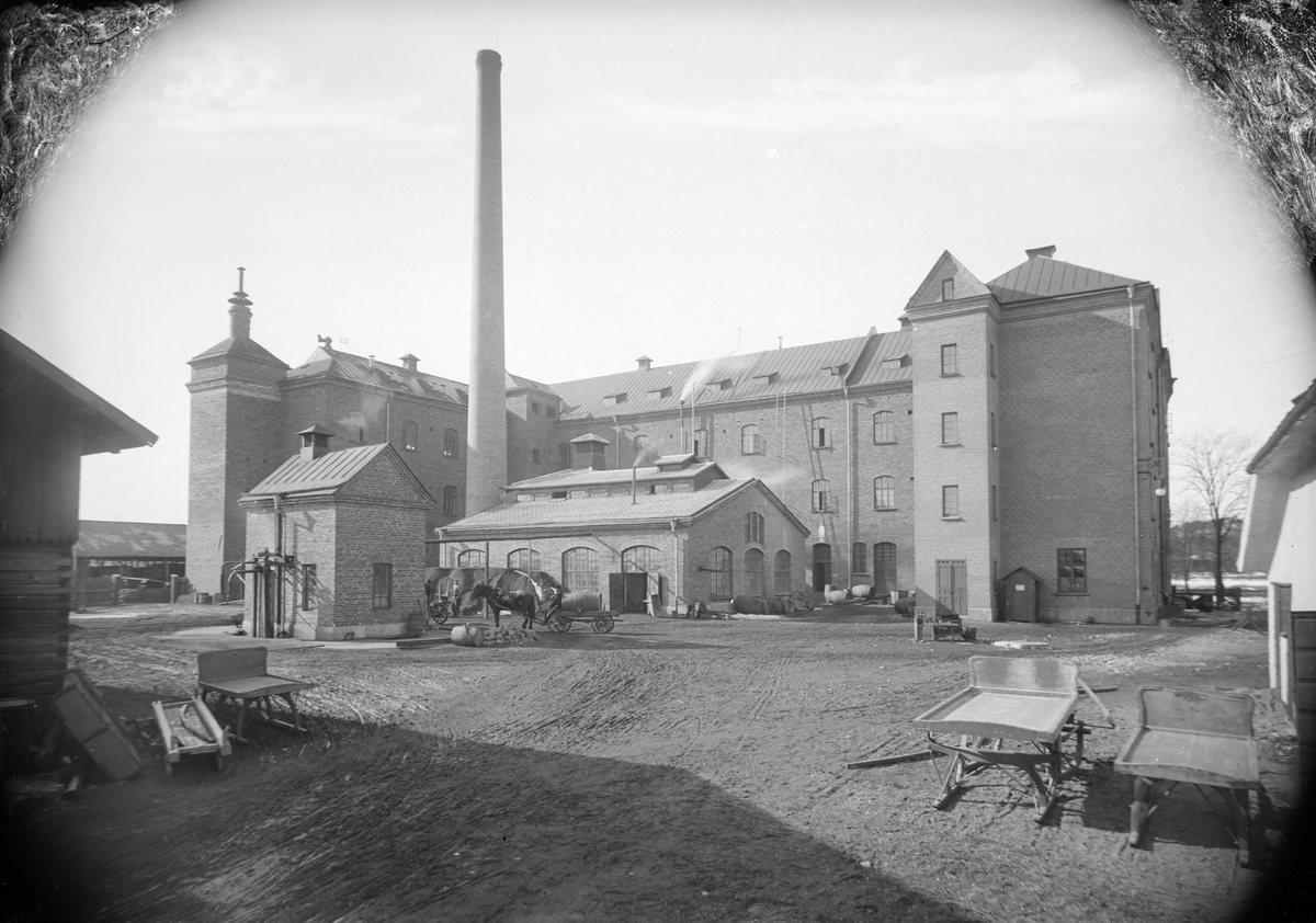 Jästfabriken från gårdssidan, Upsala Ångqvarns AB, kvarteret Ångkvarnen, Uppsala efter 1902
