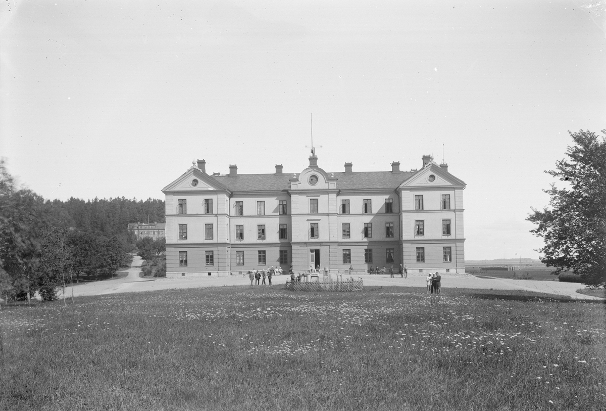 Huvudbyggnaden, "Kåken", vid Ultuna lantbruksinstitut, Uppsala 1887