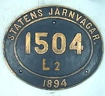 Skylt från ångloket HdSJ 4 Ådalen
SJ HSc 1504 (1932), L2 (1942)
NOHAB Nº 407

Modell/Fabrikat/typ: Svart
