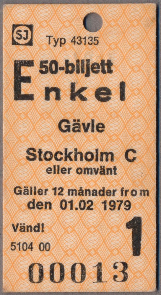 Två edmonsonska biljetter med orangemönstrad bakgrund och texten:
"SJ Typ 43135
50-biljett Enkel
Gävle Stockholm C eller omvänt
Gäller 12 månader fr o m den 09. 10. 1978".
Text på baksidan: "Denna biljett gäller endast vid tjänsteresa för AGEVE Gävle".
Båda biljetterna ser lika ut med undantag för att den ena har datumet "01. 02. 1979" och ett hål efter biljettång. Den andra biljetten har två hål efter biljettång.
Biljetterna kunde användas en gång under den 12 månaderna de var giltiga.
