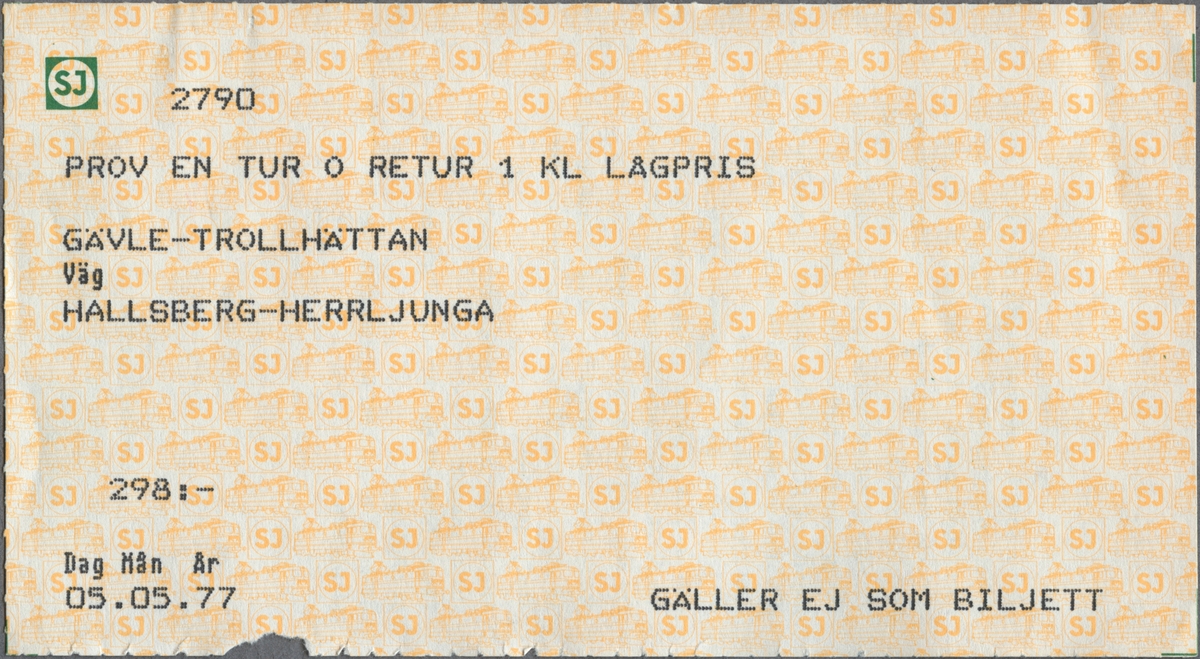 Gulmönstrad biljett med tryckt text i svart:
"PROV EN TUR O RETUR 1 KL LÅGPRIS
GÄVLE-TROLLHÄTTAN Väg HALLSBERG-HERRLJUNGA
298:- Dag Mån År 05.05.77
GÄLLER EJ SOM BILJETT".
Biljettens mönster består av ellok samt Statens Järnvägar, SJ's logga med gula bokstäver inuti en vit cirkel, med en gul ram runtom. Mönstret löper över hela biljetten. Längst upp på vänster sida finns motsvarande logga med gröna bokstäver i en gul cirkel med svart, ifylld ram. Baksidan har regler/information om biljetten samt linjerade skrivfält för kontrollbiljettnummer i nederkant.