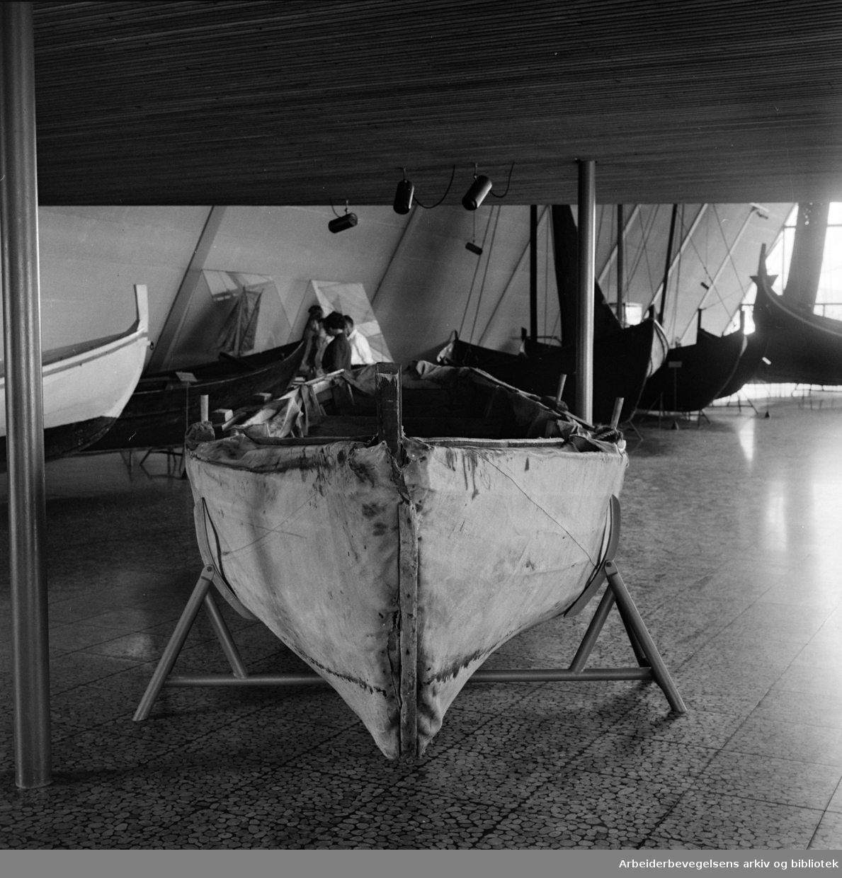 Bygdøy. Sjøfartsmuseet. En av de fire redningsbåtene som ble bygget i all hemmelighet i kjølerommet om bord på M/S Nyhamn under krigen i 1940. Juli 1966