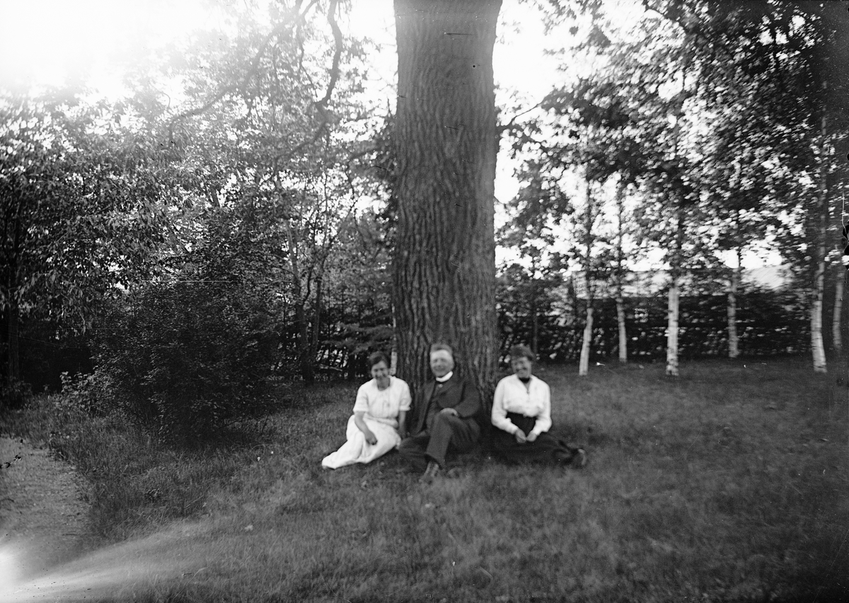 "Under eken, Drevle", Altuna socken, Uppland 1918