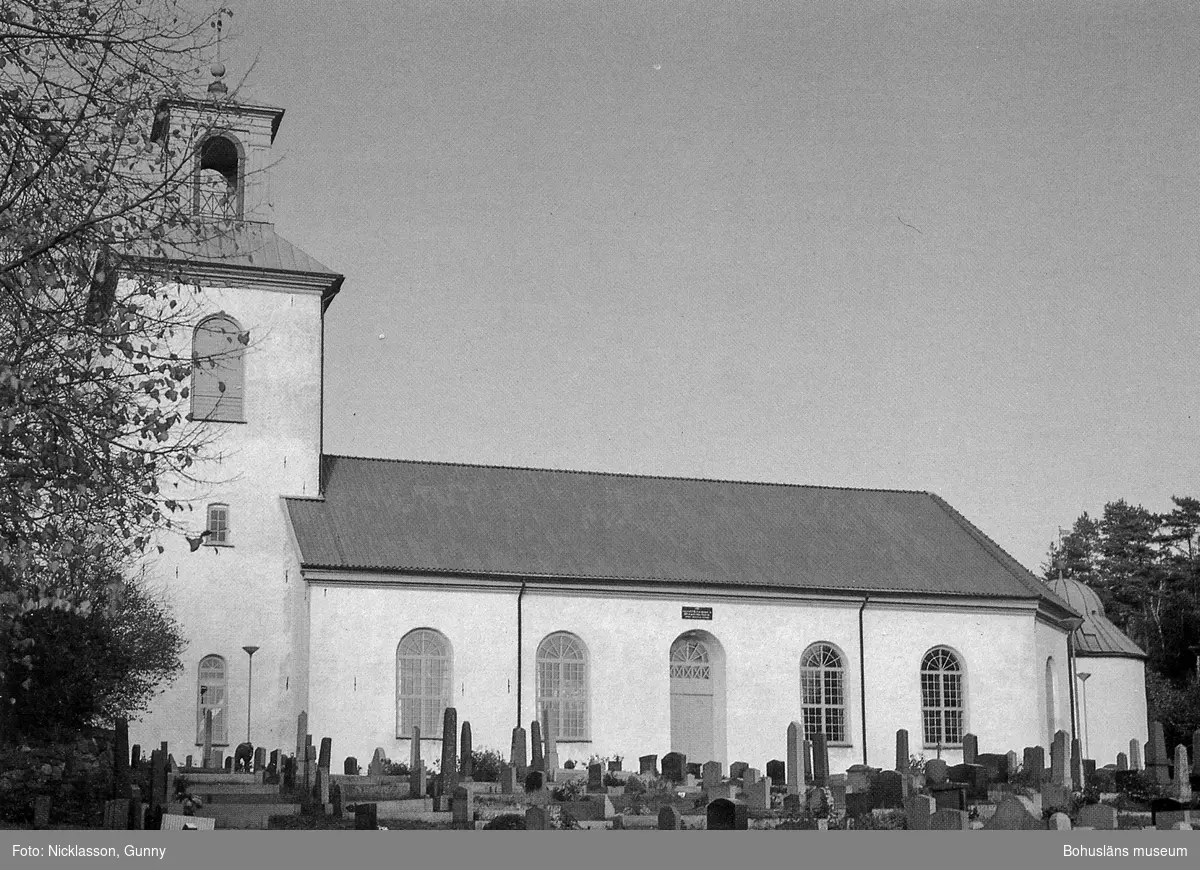 Text till bilden: "Valla kyrka i Göteborgs stift. Invigd 1861.".