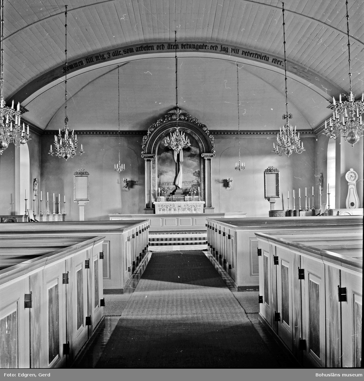 Text till bilden: "Torsby kyrka. Interiör mot koret".
