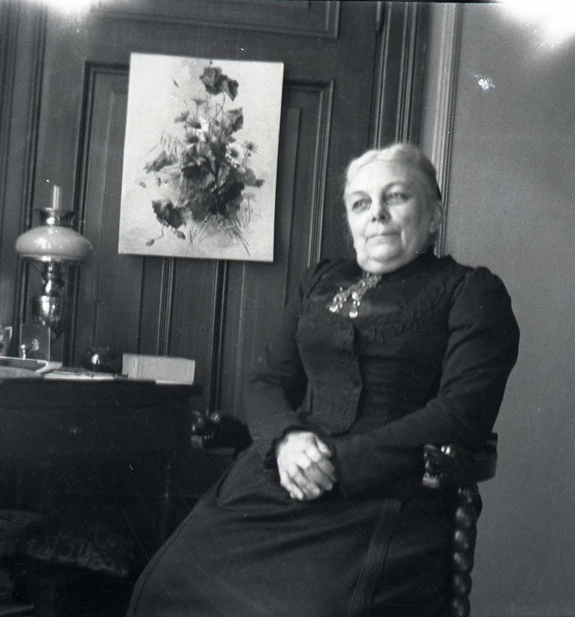 Emma Thereseia Petersen, Kristiane Tveitos mor