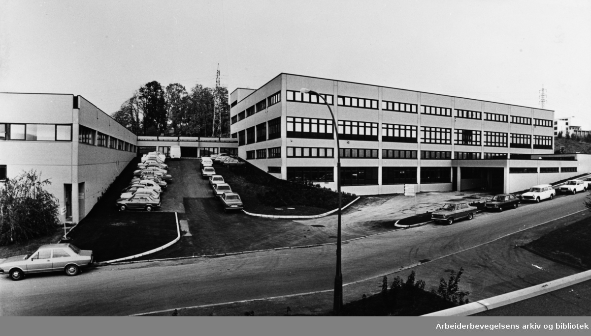 Apotekernes Fælleskjøps nybygg på Bredtvet. Oktober 1979