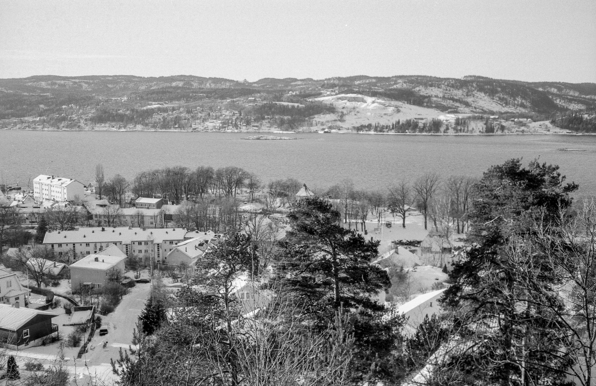 Oversikt over Drøbak mot Oslofjorden til Hurumlandet.