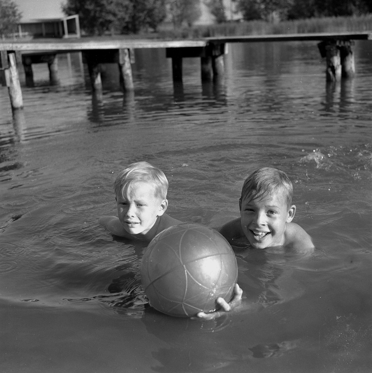 Sen badsäsong på Gustavsvik.
Augusti 1956.