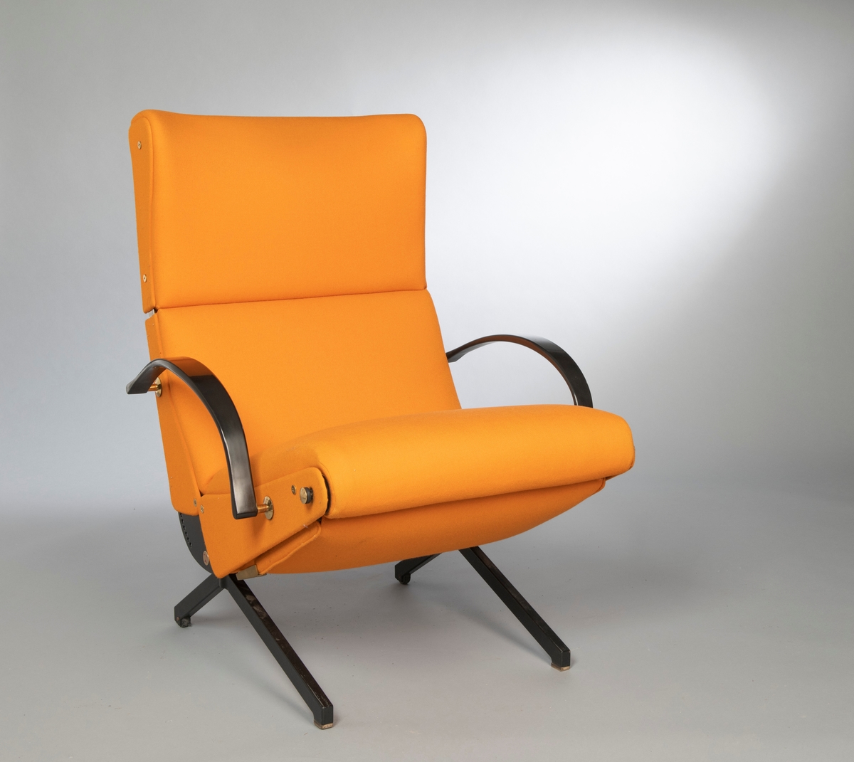 Borsani P40 lounge chair [Lenestol]