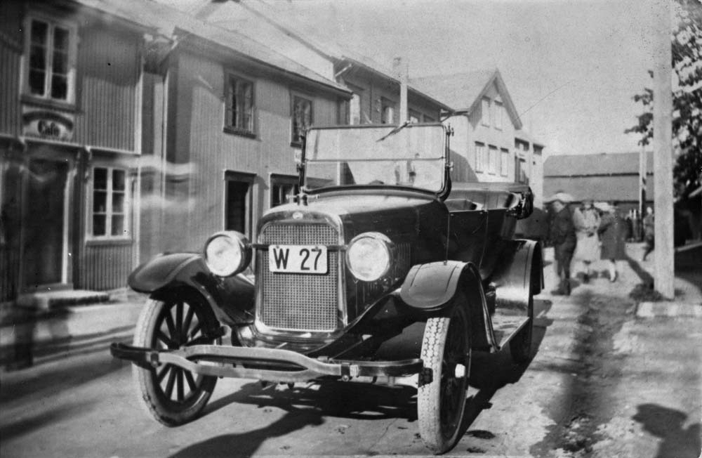 Overland Touring, antakelig en 1926/27 modell. W-27 registrert på Gunnar Wikborg Vik.