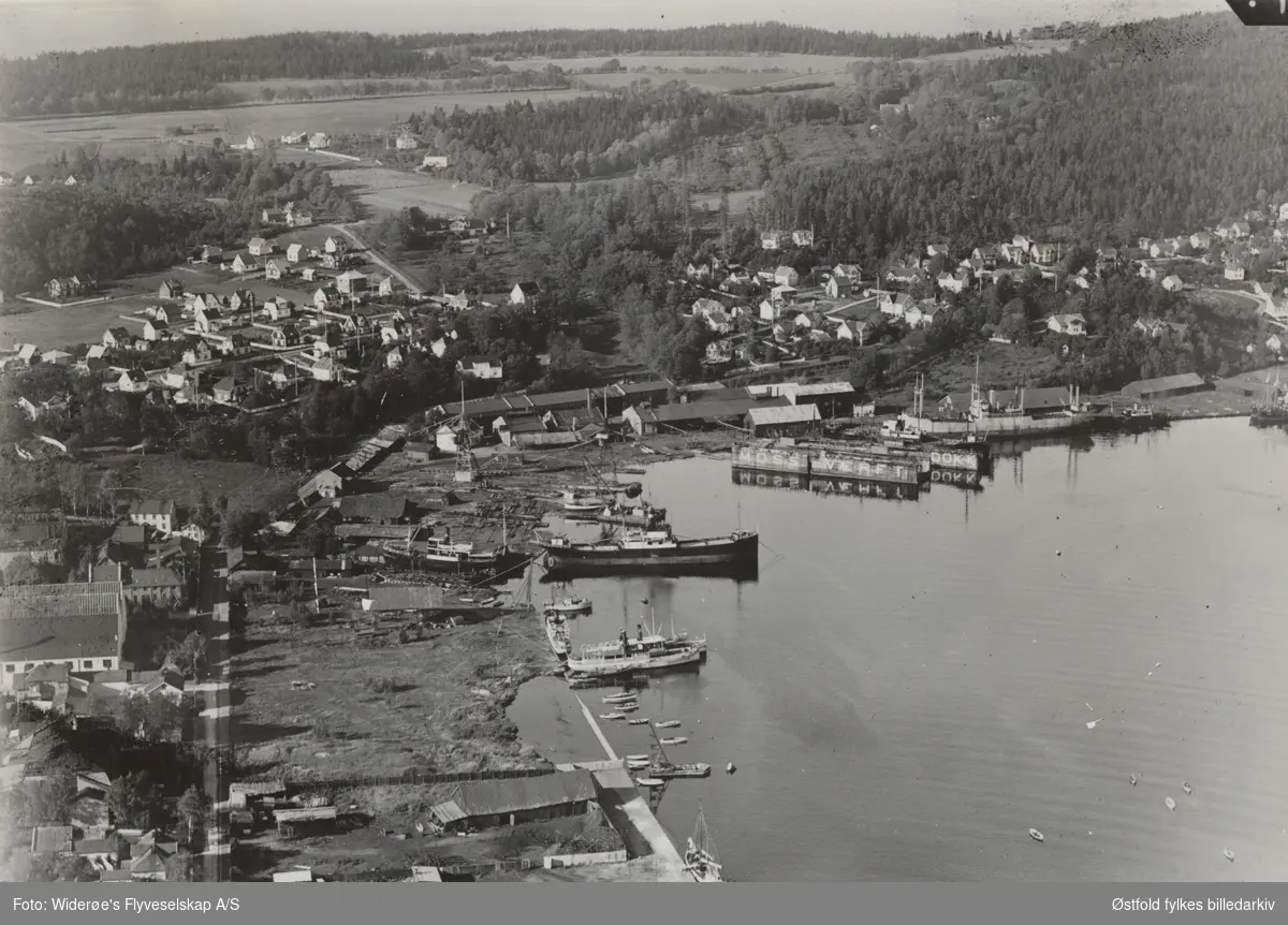 Oversiktsbilde av Moss værft og dokk på Jeløya 1941.