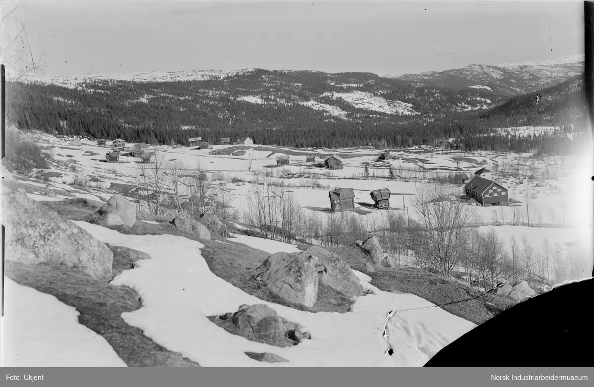 Oversikt over gårdsbruk Rongsjord - Midtbøen i Tessungdalen.