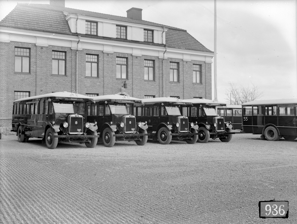 Leylandbussar för SS. Tillverkade vid  AB Svenska Järnvägsverkstäderna. Bussarna är färdiga för leverering.
