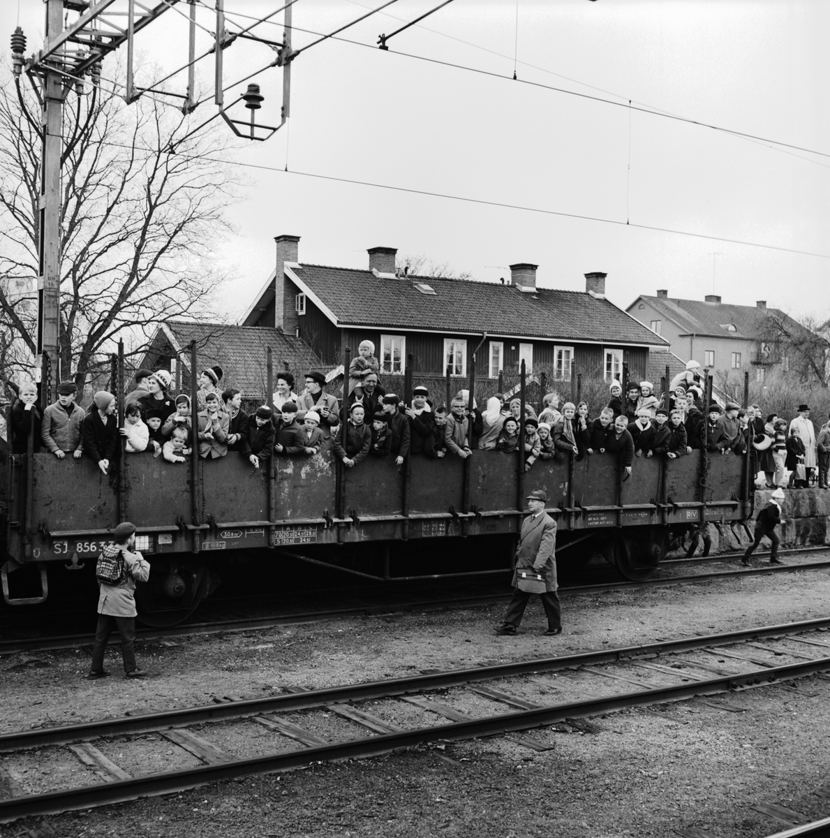 Historiska tågets resa från Stockholm till Göteborg för invigningen av Tåg 62. SJ O 85633