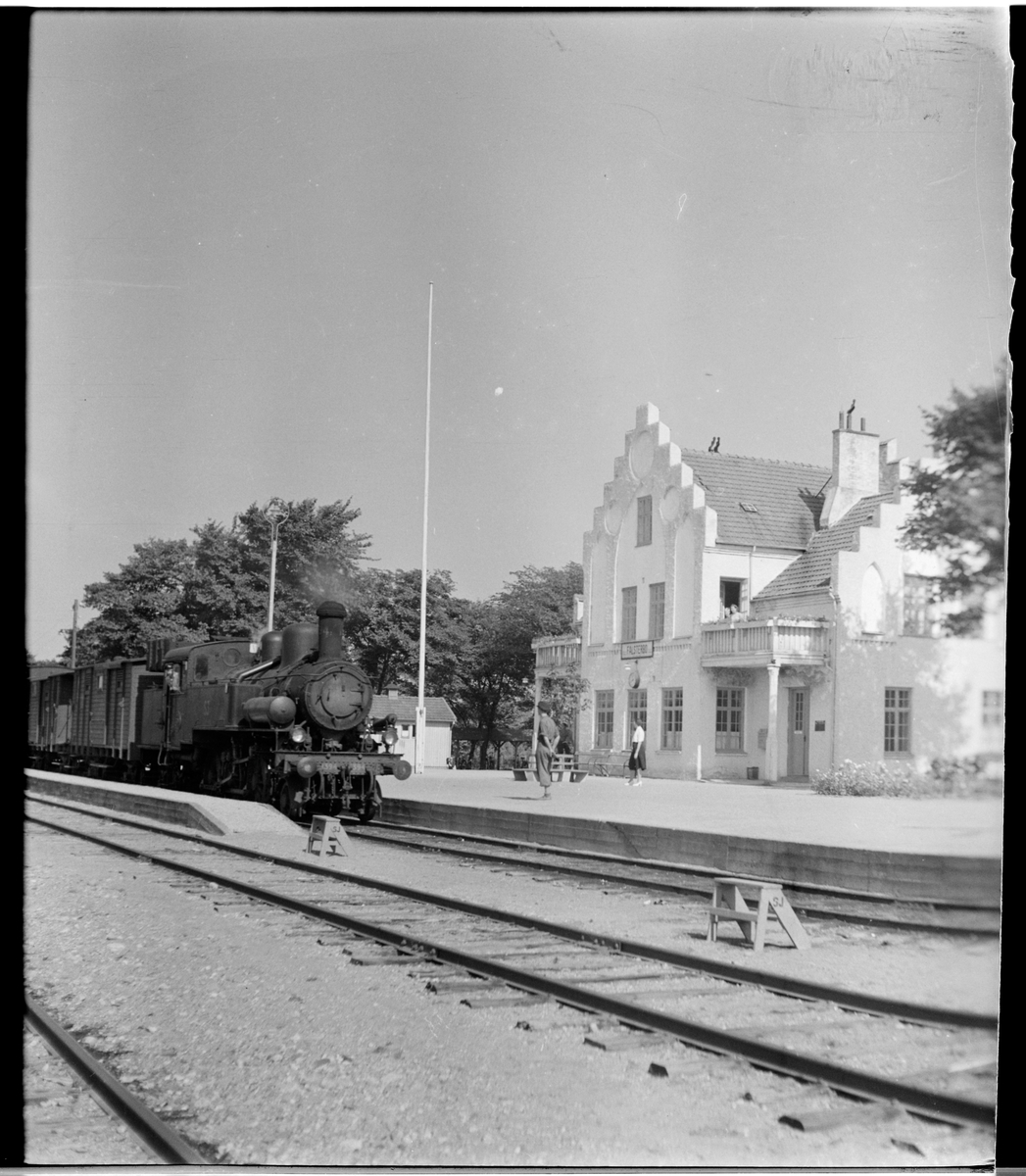 Statens Jarnvagar Sj J 1394 Vid Falsterbo Station Jarnvagsmuseet Digitaltmuseum