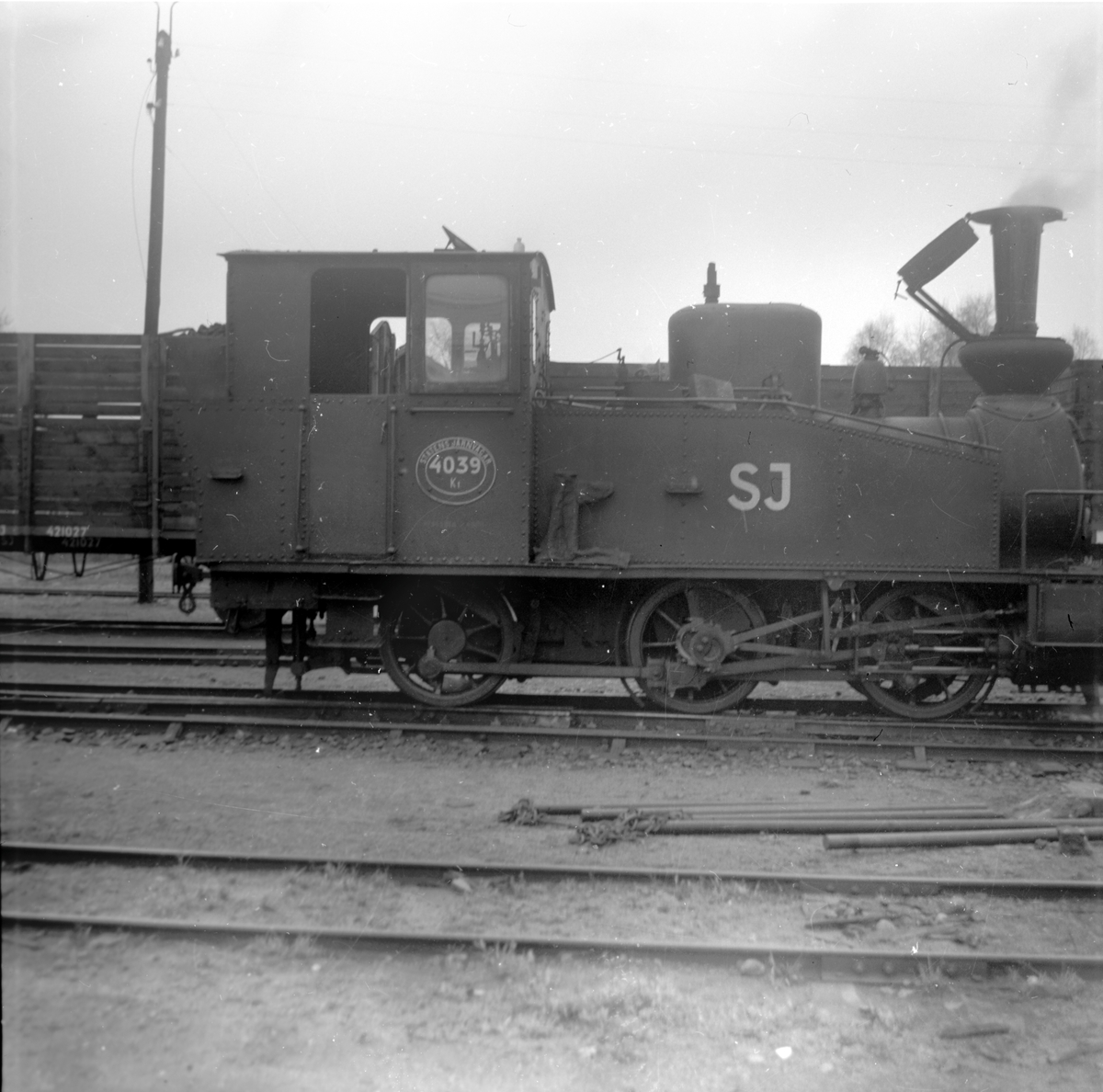 Statens Järnvägar, SJ Kt 4039
Tillverkad  1877
Till SJ 1943, skrot 1954
"Edvard Meyer" KVBJ 12 - 4039
Karlshamn - Vislanda - Bolmens Järnväg
SJ 421027