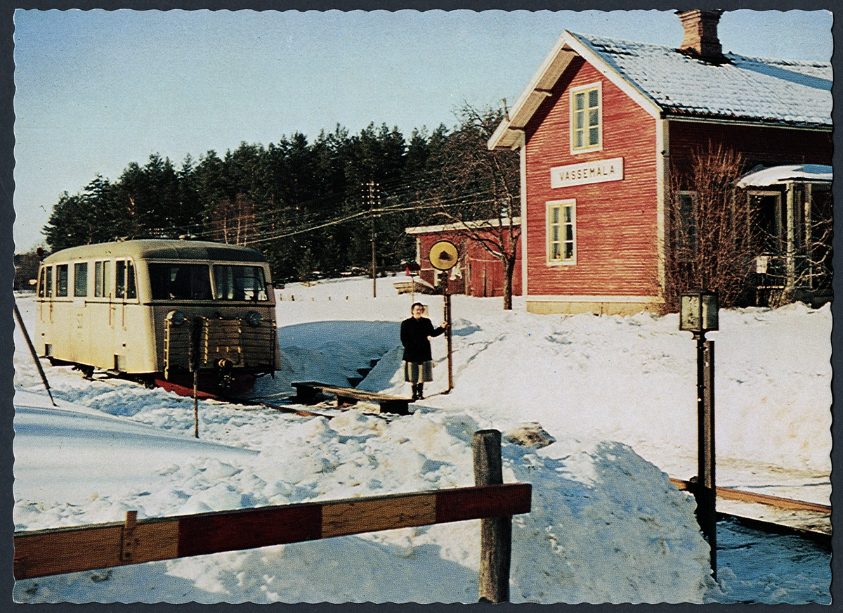 Vassemåla hållplats med Statens Järnvägar, SJ Yp 727.