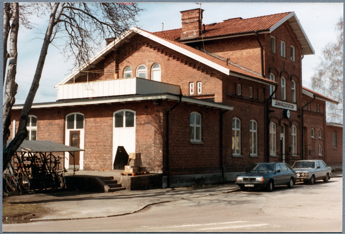 Stationshuset i Åmål från gatusidan.