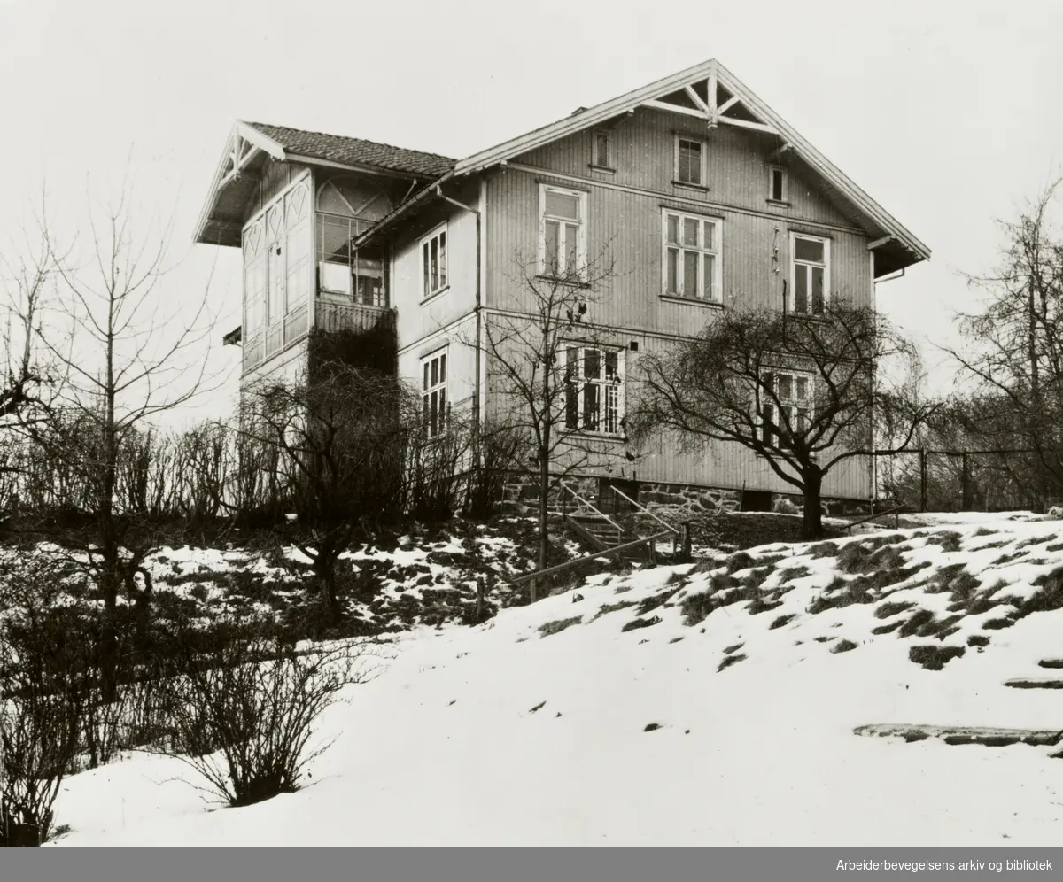 Ekely. Munchs bolig ble revet i mai 1960. Tid ukjent.