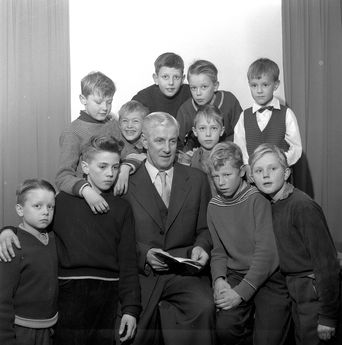 Ungdomsmöte på Örnsrogården.
20 december 1957.