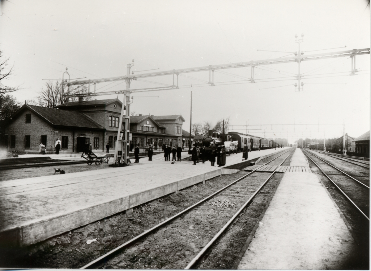 Herrljunga station 1925, UWHJ tåg (Uddevalla-Vänersborg-Herrljunga Järnväg).