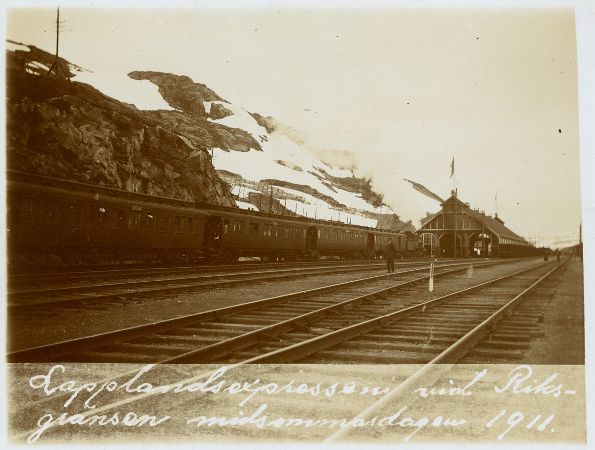 Lapplandsexpressen vid Riksgränsen midsommardagen 1911