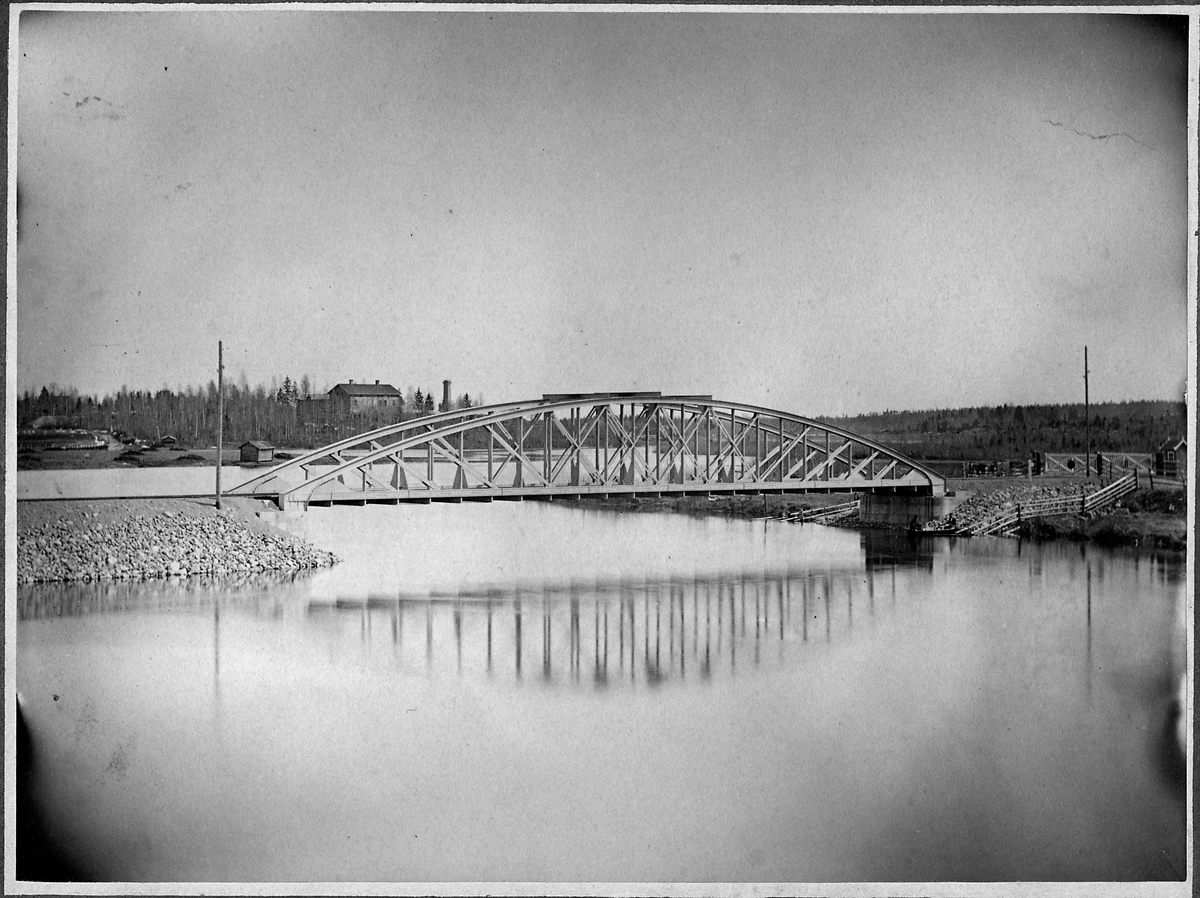 Järnvägsbro vid Ockelbo station.