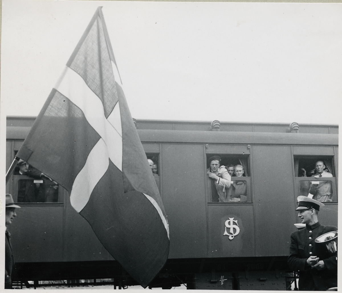 Danska flyktingar på hemresa.