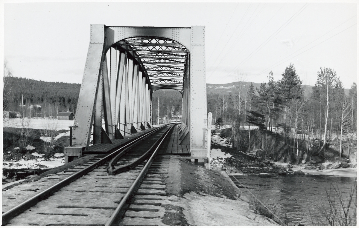 Bro över Ljungan på linjen mellan Johannisberg och Erikslund.