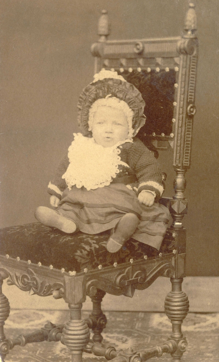 Antatt baby Rasmus Esbensen ca 1893.