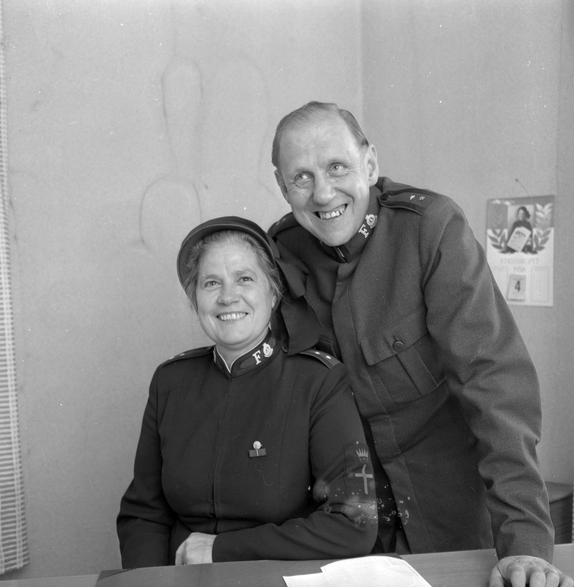 Ny brigadör på Frälsningsarmén. Brigadör Erik Håkanson med hustru Edith, nyblivna divisionschefer i Örebro division. 
5 september 1958.