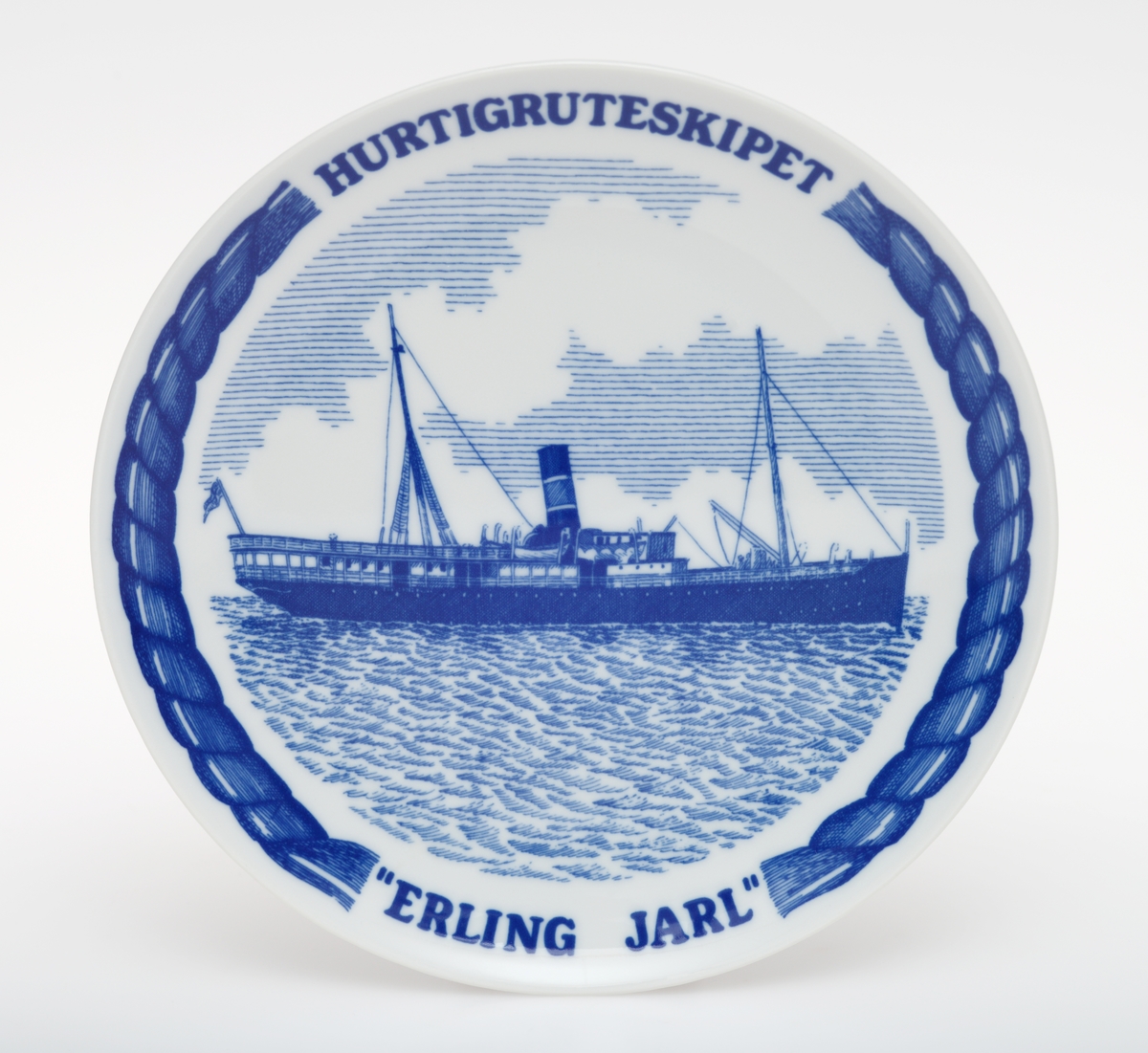 Motiv av Hurtigruten D/S Erling Jarl.