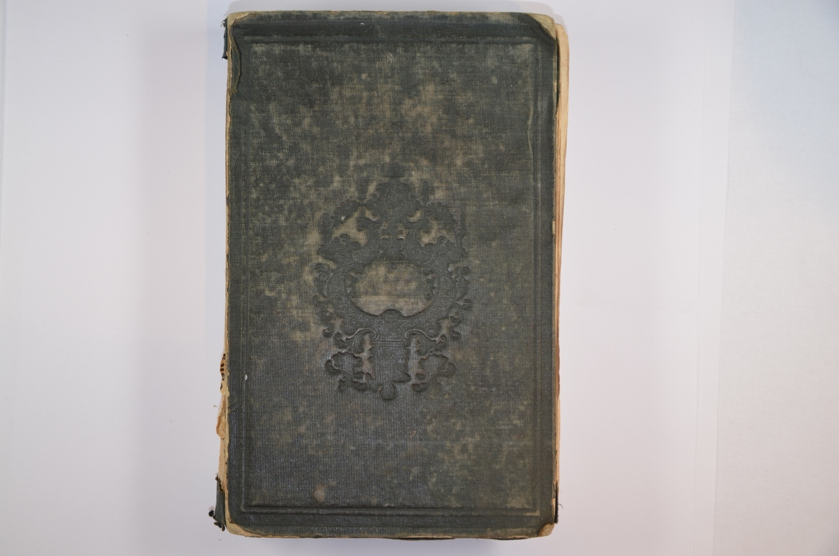 Bønnebok, utgitt på forlaget Seit & Comp i  Berlin 1856.
På førstesiden står skrevet Henriette Seelig.
