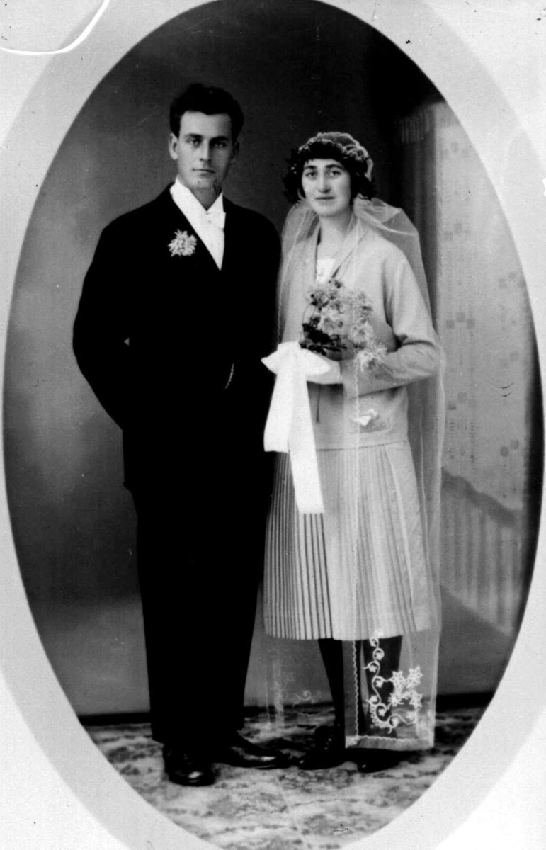 Reprofotografi av et brudeparet Kaspar Bræin og Ingeborg Vestheim.