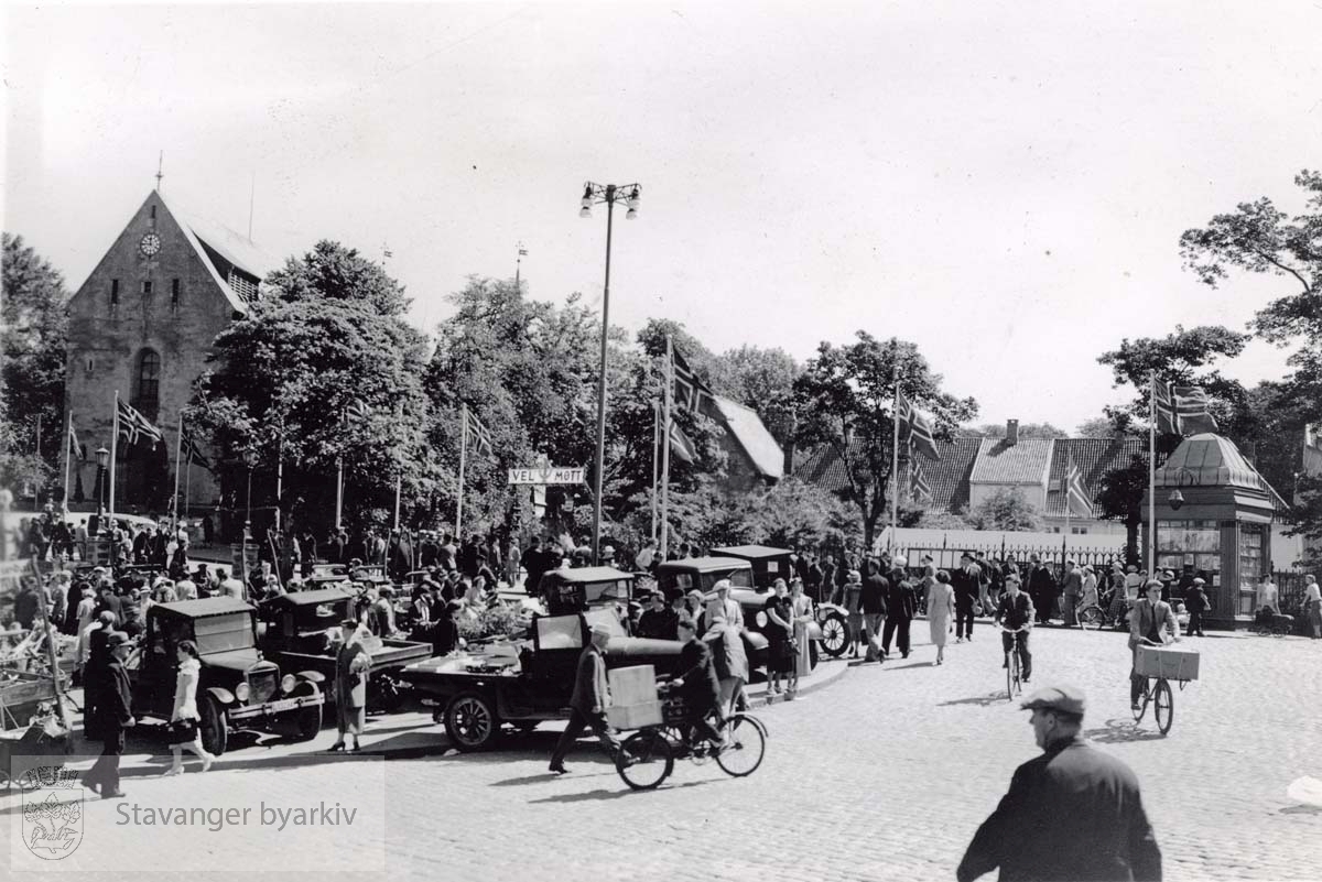 Der flagges langs Haakon VIIs gate.