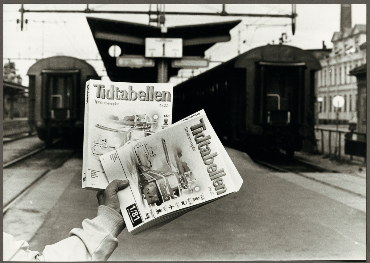 1981 års tjänsteexemplar av Tidtabellen, tidigare Sveriges Kommunikationer.