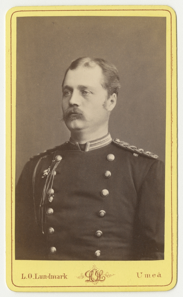 Porträtt av Nils Georg Nyström, löjtnant vid Västerbottens regemente.