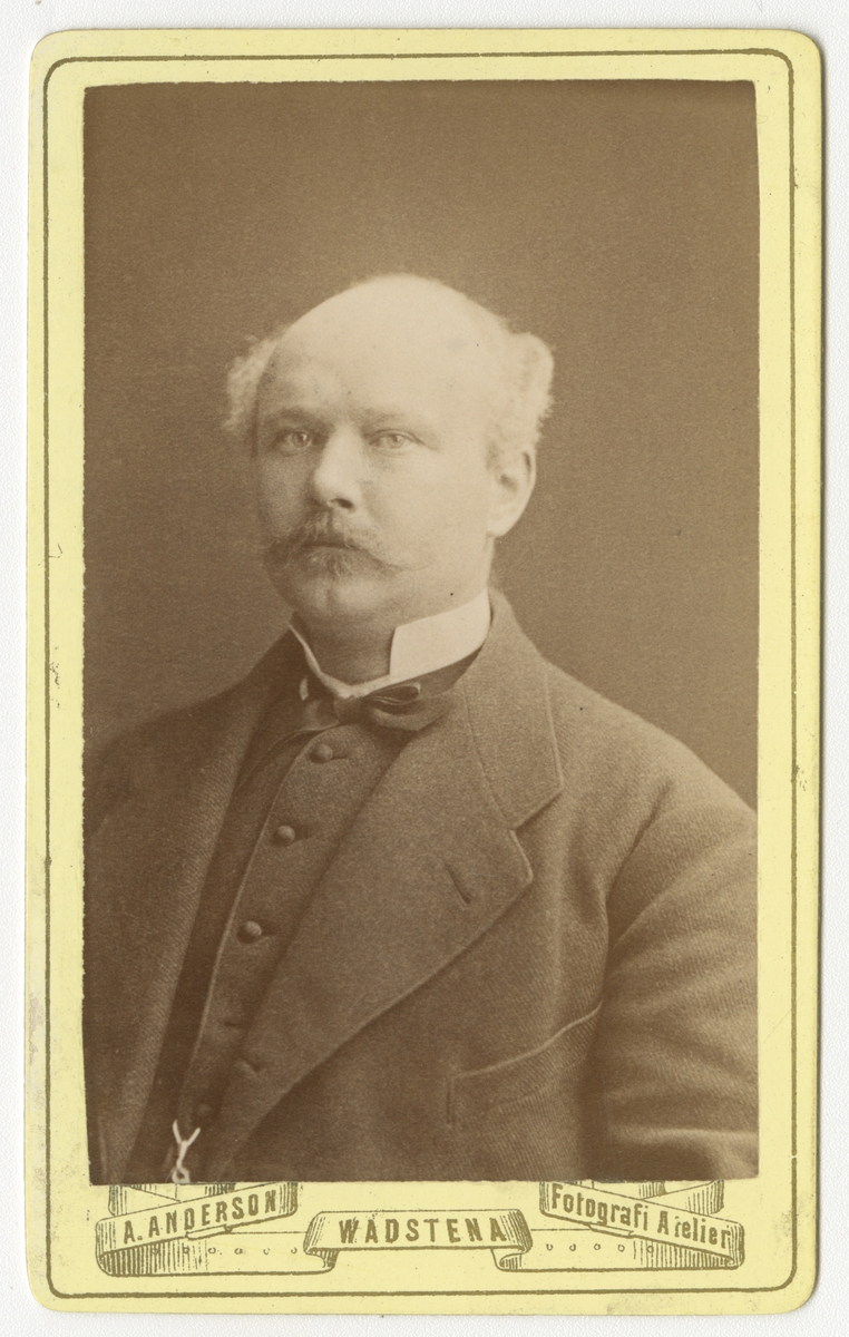 Porträtt av Fredrik Wilhelm Mauritz Braun, officer vid Kalmar regemente I 20.

Se även bild AMA.0009400 och AMA.0021832.