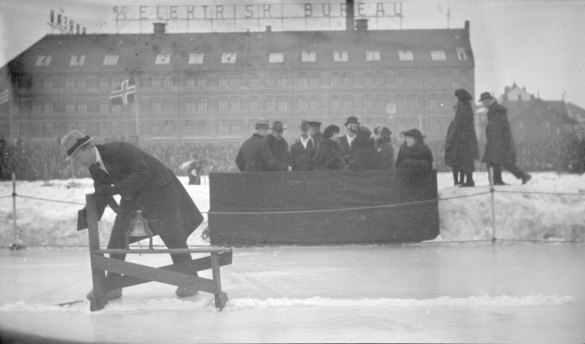Antatt VM på skøyter 1922 på Frogner stadion.