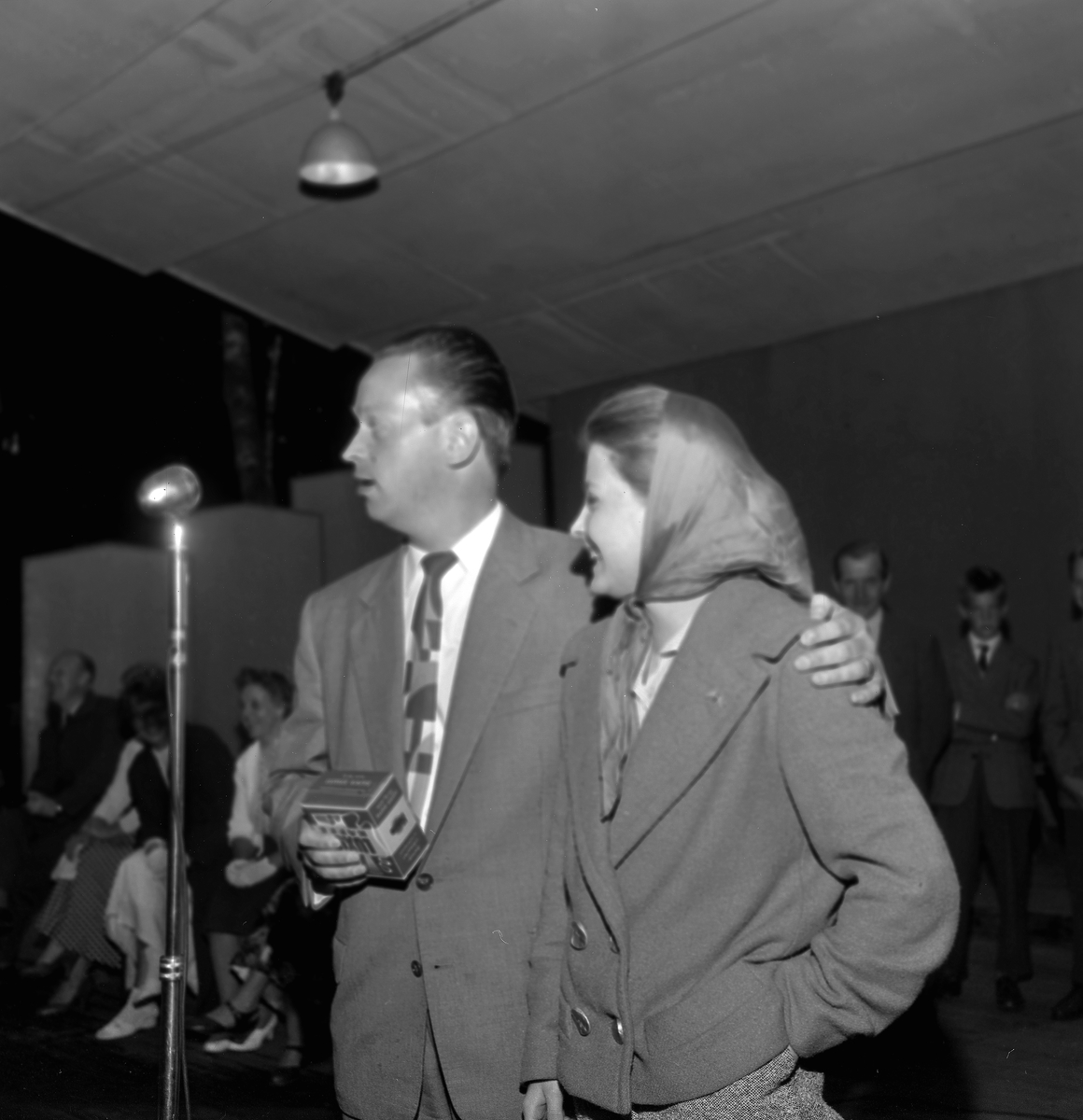 Diverse bilder, 1958.
Trivselkvällar, badflickor, m.m.