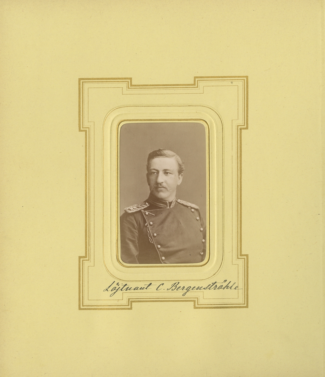 Porträtt av Claes Emil Carl Wilhelm Bergenstråhle, löjtnant vid Smålands grenadjärbataljon.