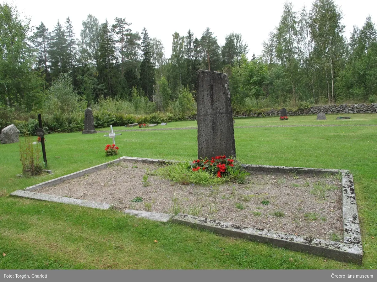 Rockesholm kyrkogård Inventering av kulturhistoriskt värdefulla gravvårdar 2014-2015, Kvarter 4.