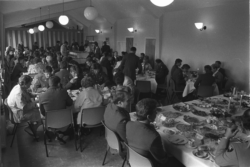Festmiddag under avslutningen for BSINs kull 2 1986 - 87.